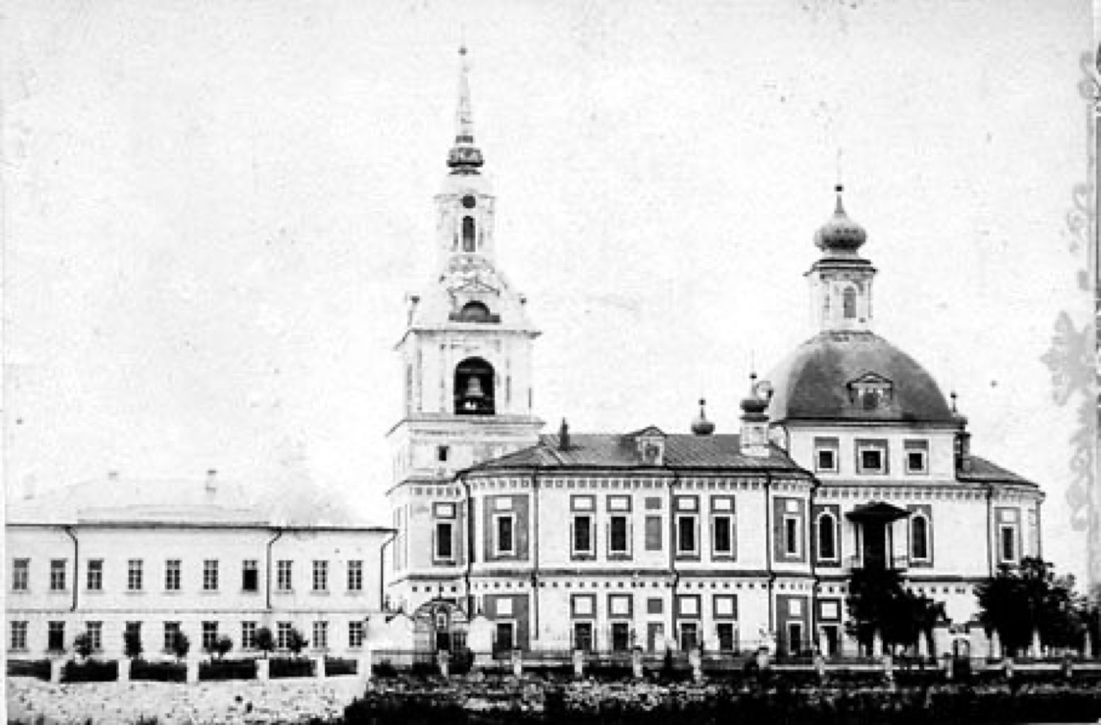 Воскресенская церковь в Любичах с колокольней, дореволюционное фото